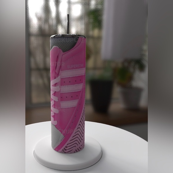 Hello Kitty themed pink sneaker 20 oz stainless steel tumbler w/sealed straw NWT